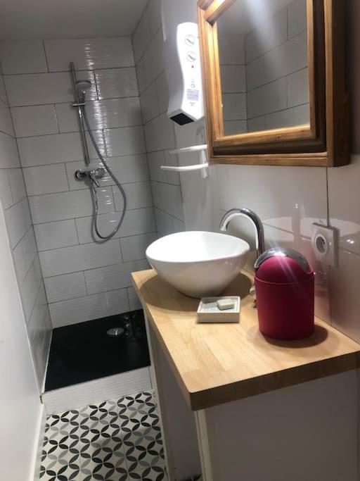 Bienvenue « A L'Ombre Du Figuier » Apartamento Pieusse Exterior foto